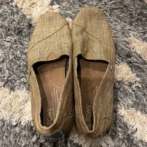 Toms- Burlap slip ons - women’s 6.5